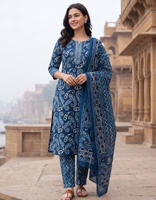 Blue printed straight kurta trousers with dupatta set 1