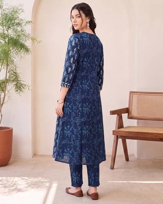 Blue printed a-line kurta trousers with dupatta set 2