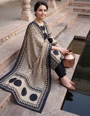 Cream printed straight kurta trousers with dupatta set 1