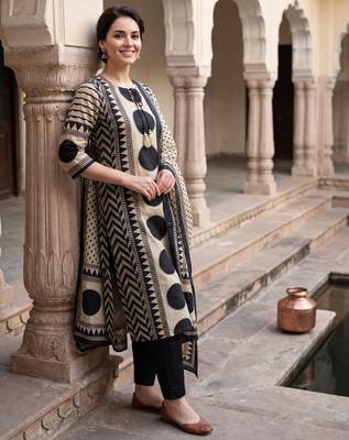 Cream printed straight kurta trousers with dupatta set 3