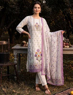 Cream printed straight kurta trousers with dupatta set 1