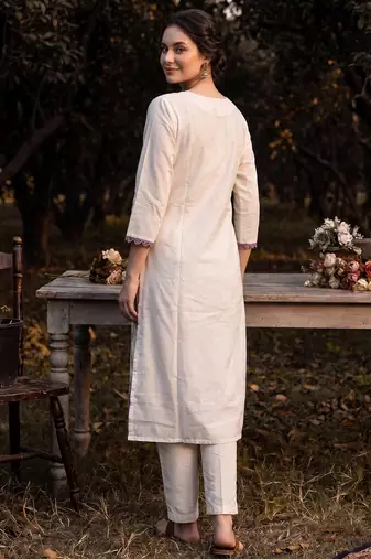 Cream printed straight kurta trousers with dupatta set