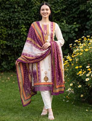 Cream printed straight kurta trousers with dupatta set 1