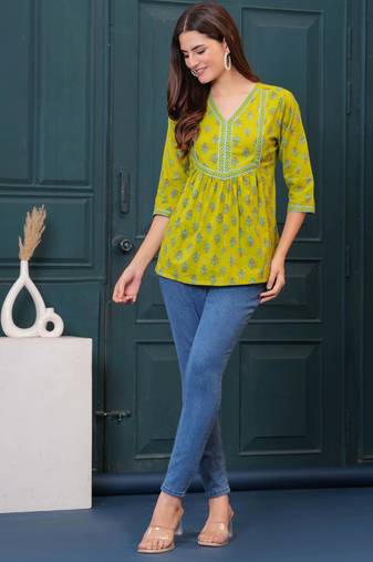 Green cotton printed top for women