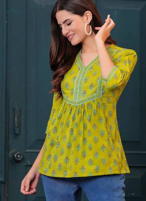 Green cotton printed top for women 4