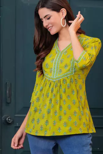 Green cotton printed top for women