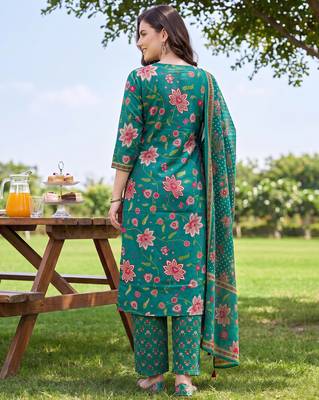 Green printed straight kurta palazzo with dupatta set 2