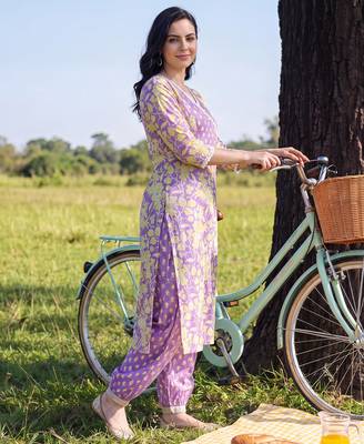 Lavender printed straight kurta salwar with dupatta set 4