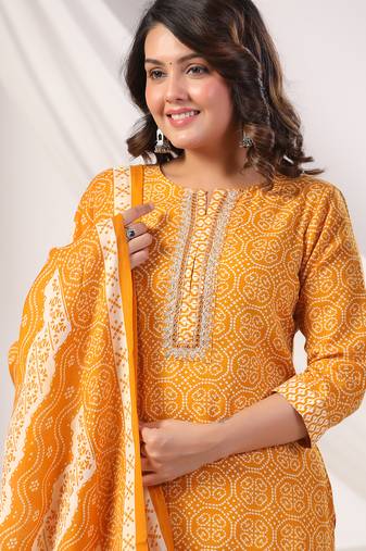 Mustard printed straight kurta trousers with dupatta set