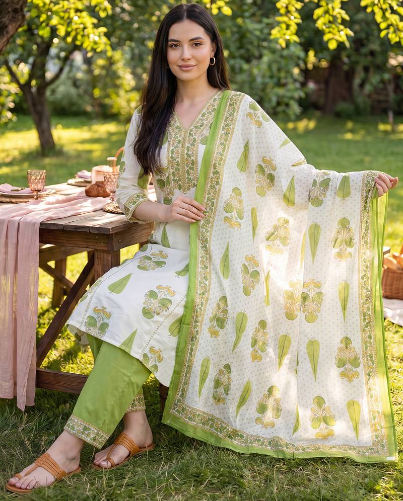 Off white printed a-line kurta trousers with dupatta set