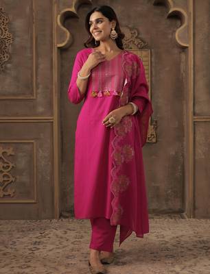 Pink embroidered straight kurta trousers with dupatta set 4