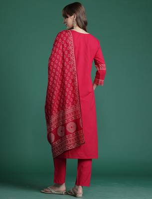 Pink printed straight kurta trousers with dupatta set 2