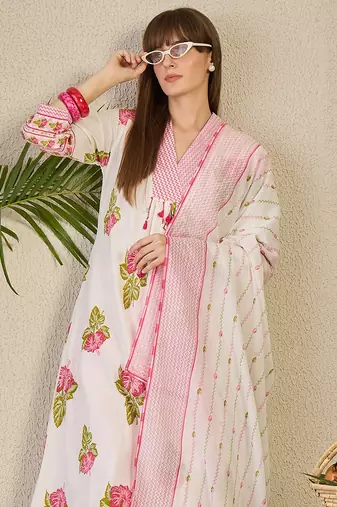 White printed a-line kurta trousers with dupatta set