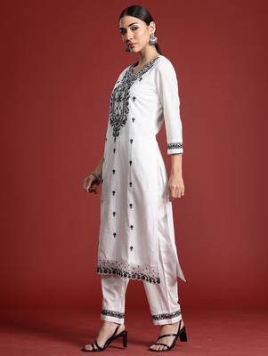 White embroidered straight kurta trousers with dupatta set 2