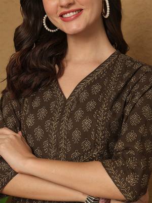 Brown cotton printed top for women 4