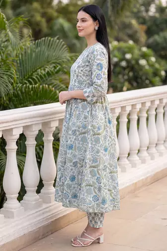 White printed a-line kurta trousers with dupatta set