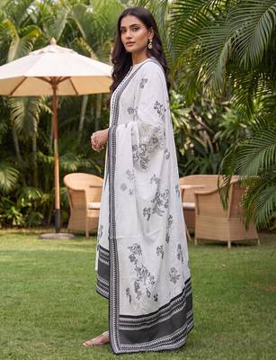 White printed straight kurta palazzo with dupatta set 4