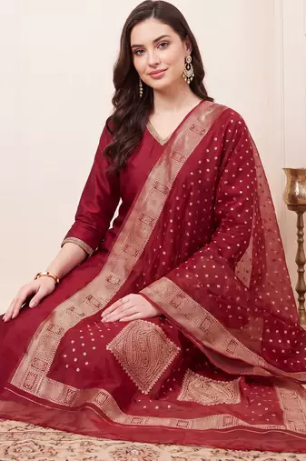 Maroon solid straight kurta trousers with dupatta set