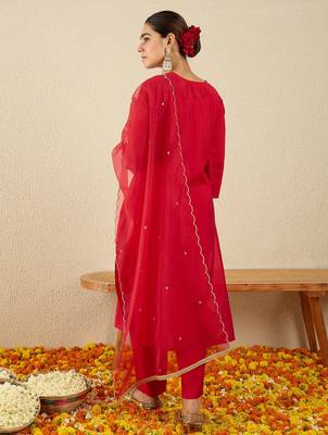 Red embroidered straight kurta trousers with dupatta set 2