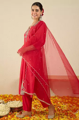 Red embroidered straight kurta trousers with dupatta set