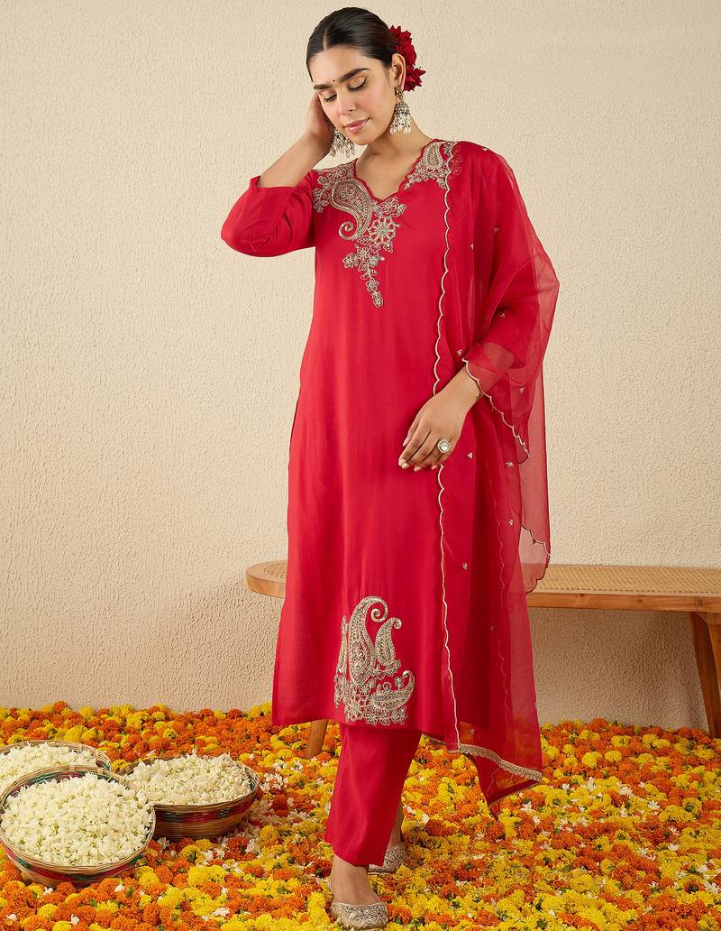Red embroidered straight kurta trousers with dupatta set