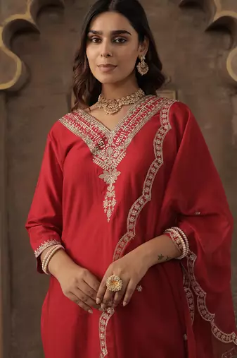 Red embroidered straight kurta trousers with dupatta set
