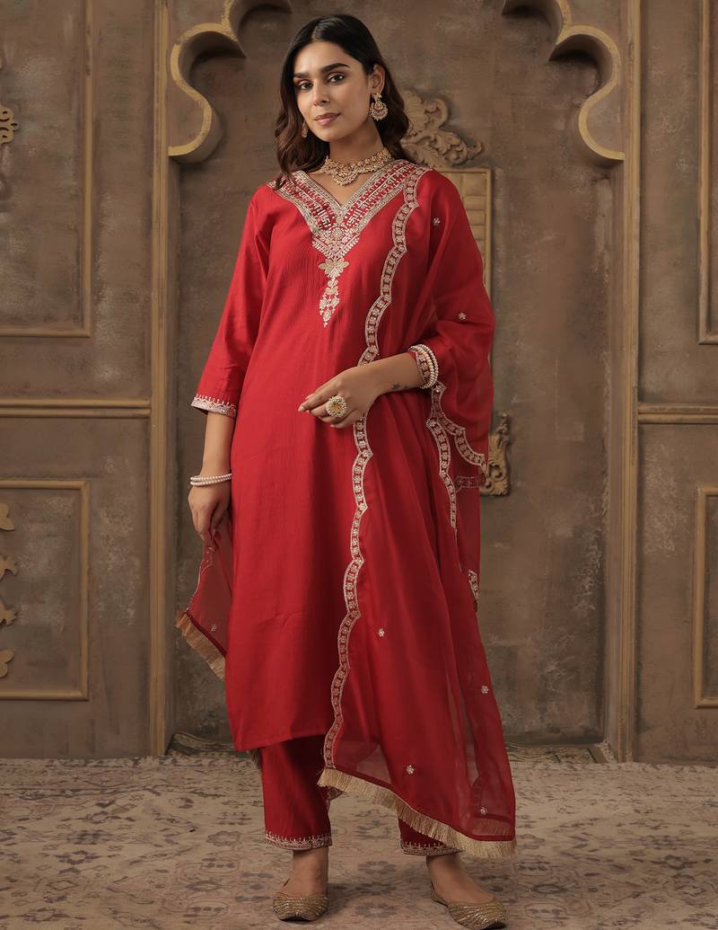 Red embroidered straight kurta trousers with dupatta set