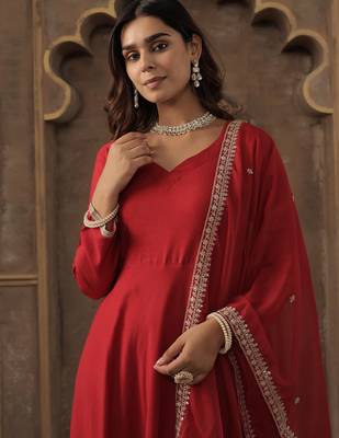 Red solid a-line kurta trousers with dupatta set 1