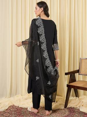 Black embroidered a-line kurta trousers with dupatta set 2