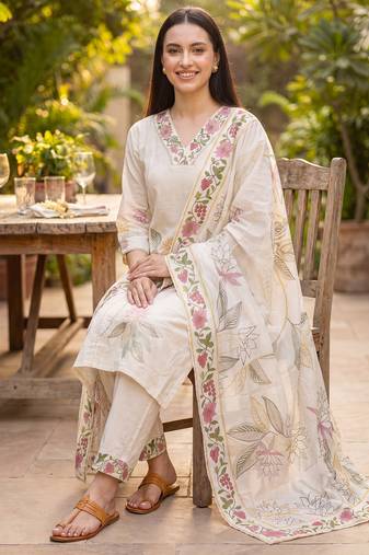 Off white embroidered straight kurta trousers with dupatta set