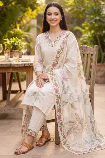 Off white embroidered straight kurta trousers with dupatta set