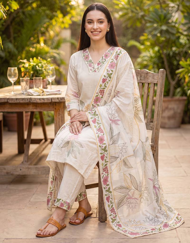 Off white embroidered straight kurta trousers with dupatta set