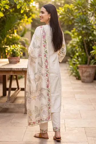 Off white embroidered straight kurta trousers with dupatta set