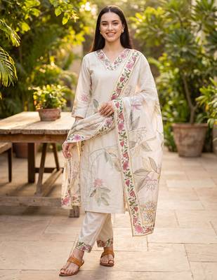 Off white embroidered straight kurta trousers with dupatta set 3