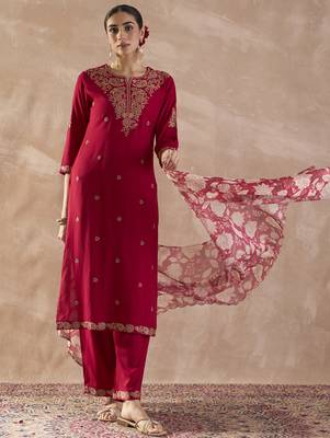 Pink embroidered straight kurta palazzo with dupatta set 4