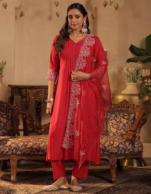Pink embroidered a-line kurta trousers with dupatta set 4