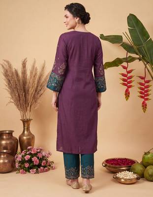 Burgundy embroidered straight kurta trousers with dupatta set 2