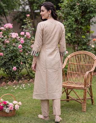 Beige embroidered straight kurta trousers with dupatta set 2