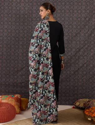 Black printed straight kurta trousers with dupatta set 2