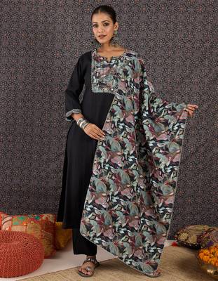 Black printed straight kurta trousers with dupatta set 4