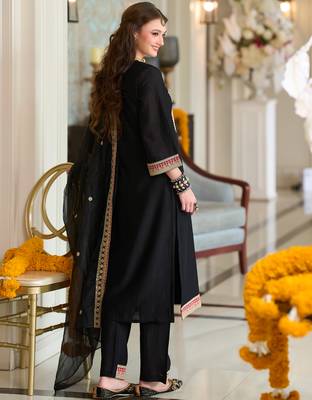 Black embroidered a-line kurta trousers with dupatta set 2