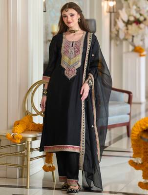Black embroidered a-line kurta trousers with dupatta set 3