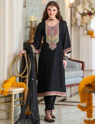 Black embroidered a-line kurta trousers with dupatta set 4