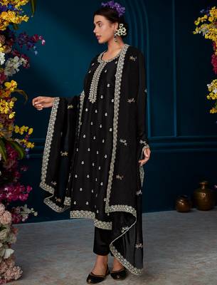 Black straight embroidered kurta trousers with dupatta set 3