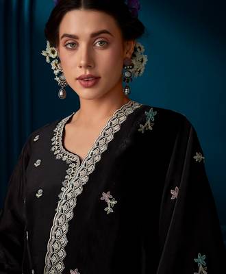 Black straight embroidered kurta trousers with dupatta set 4