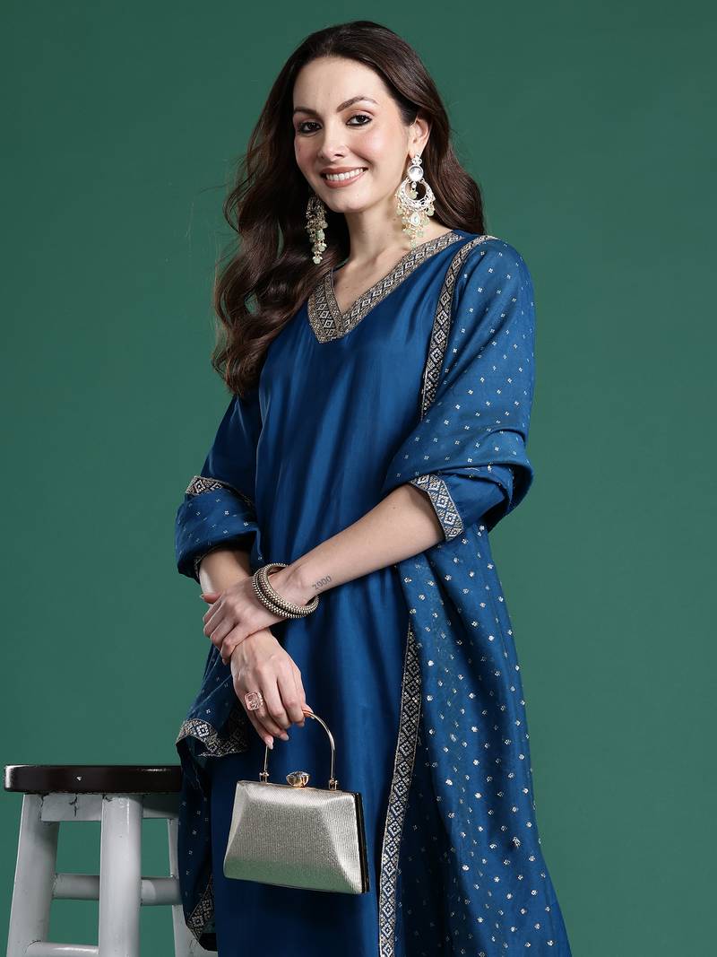 Blue embroidered straight kurta trousers with dupatta set