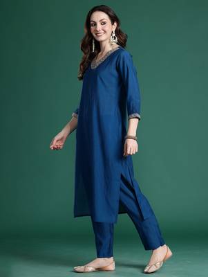 Blue embroidered straight kurta trousers with dupatta set 3