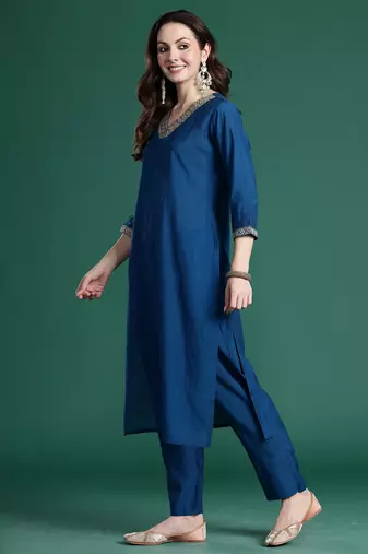 Blue embroidered straight kurta trousers with dupatta set