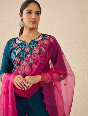 Blue embroidered straight kurta trousers with dupatta set 1