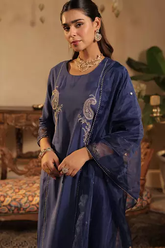 Blue embroidered straight kurta trousers with dupatta set